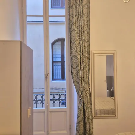Lady Flor Bed & Breakfast 3*